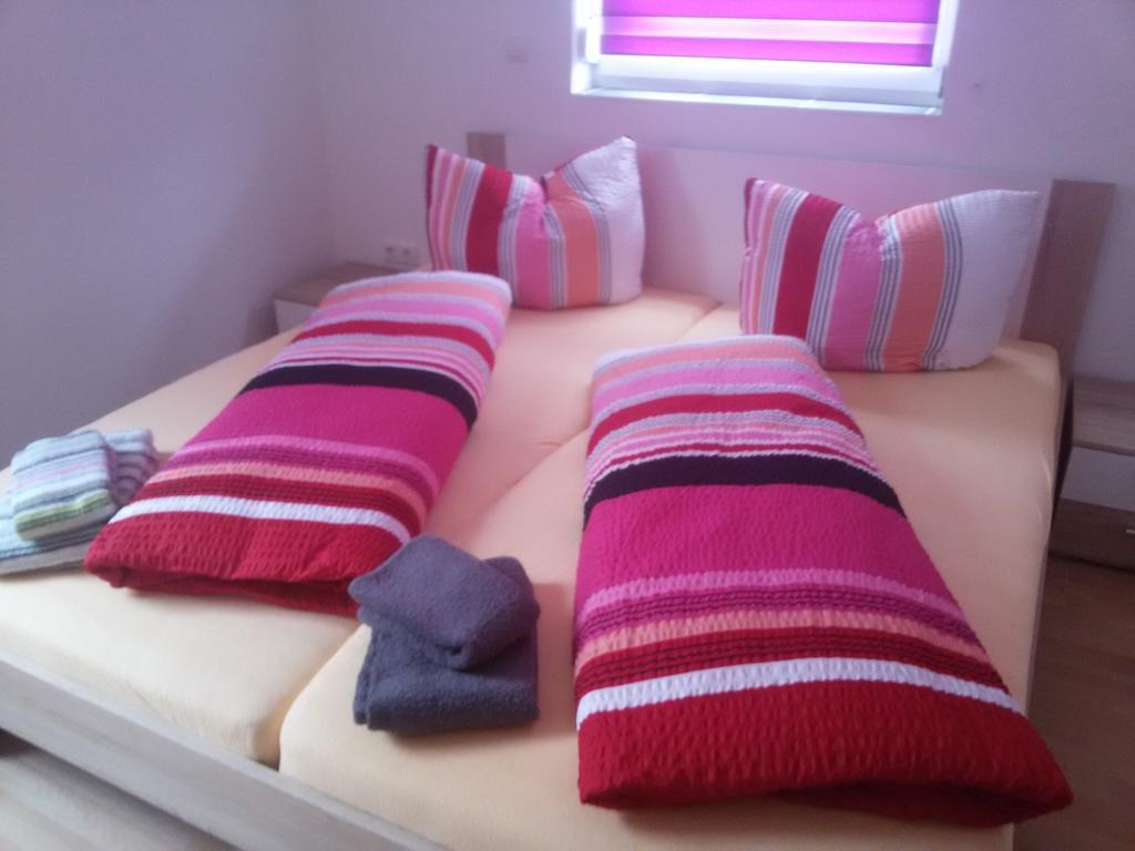Gastehaus Nickolai Apartment Flomborn ภายนอก รูปภาพ