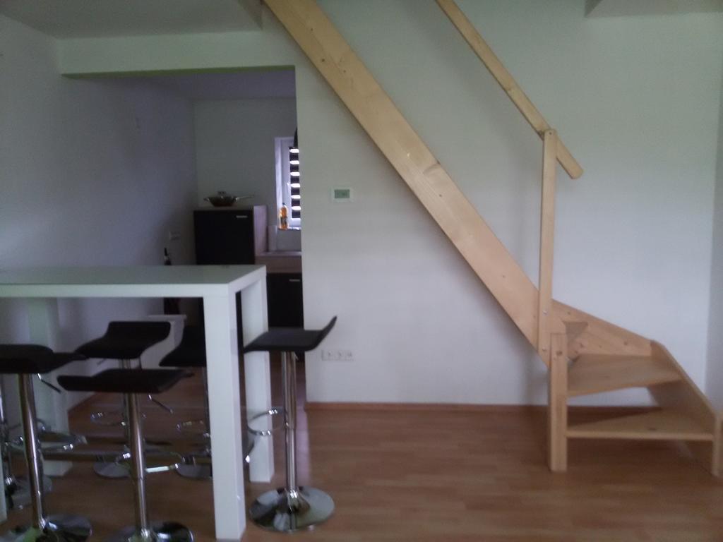 Gastehaus Nickolai Apartment Flomborn ภายนอก รูปภาพ